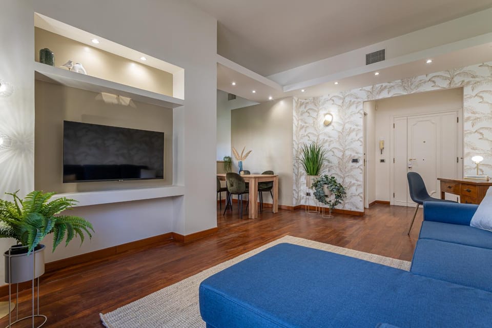 Communal lounge/ TV room, TV and multimedia, Living room, Seating area, Evening entertainment