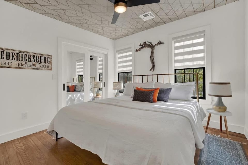 Bed, Bedroom