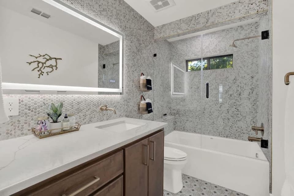 Bathroom, Bath