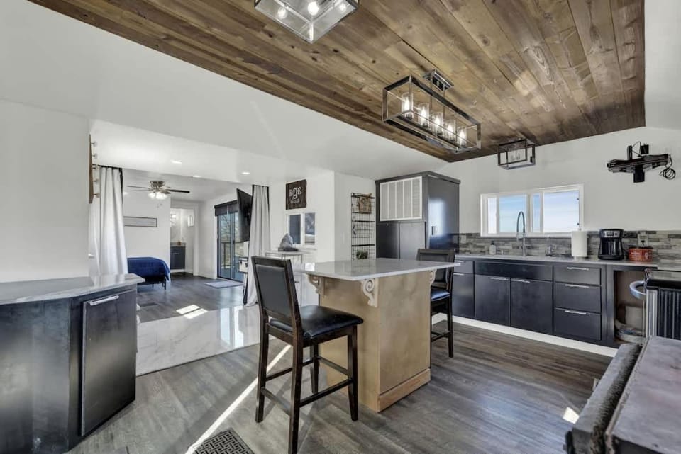 Kitchen or kitchenette, kitchen