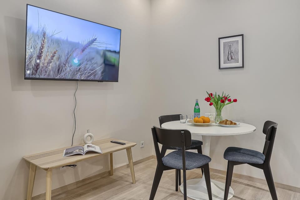 TV and multimedia, Dining area