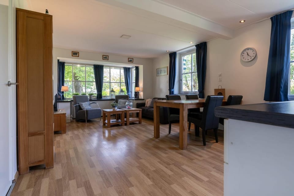 Hello Zeeland - Essenhoeve 1 Voorhuis House in Zeeland, Netherlands