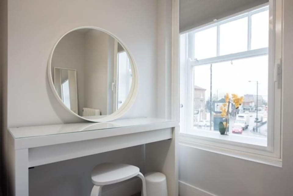 Modern,central 1 bedroom flat Apartment in Brentwood