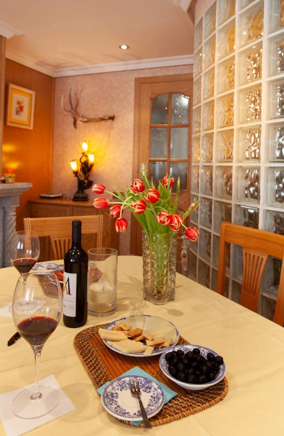 Living room, Dining area