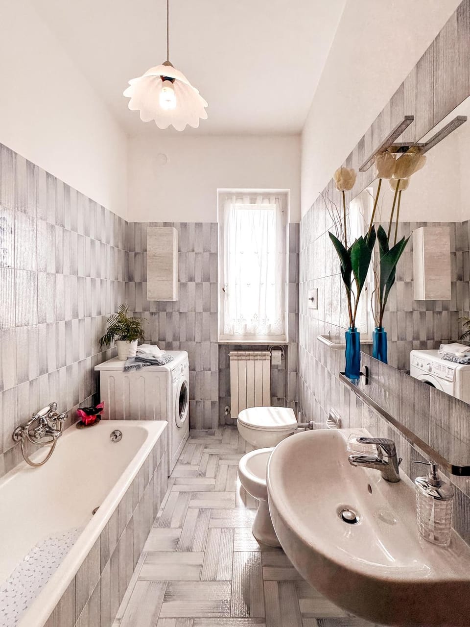Toilet, Bathroom, Bath, towels, washing machine