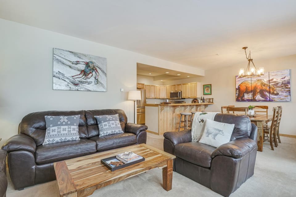 Walk to Ski Lift: Breck Condo w/ Hot Tub House in Breckenridge