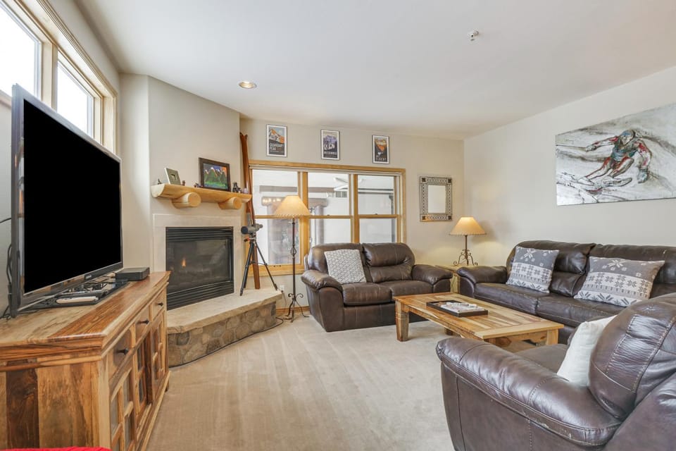 Walk to Ski Lift: Breck Condo w/ Hot Tub House in Breckenridge