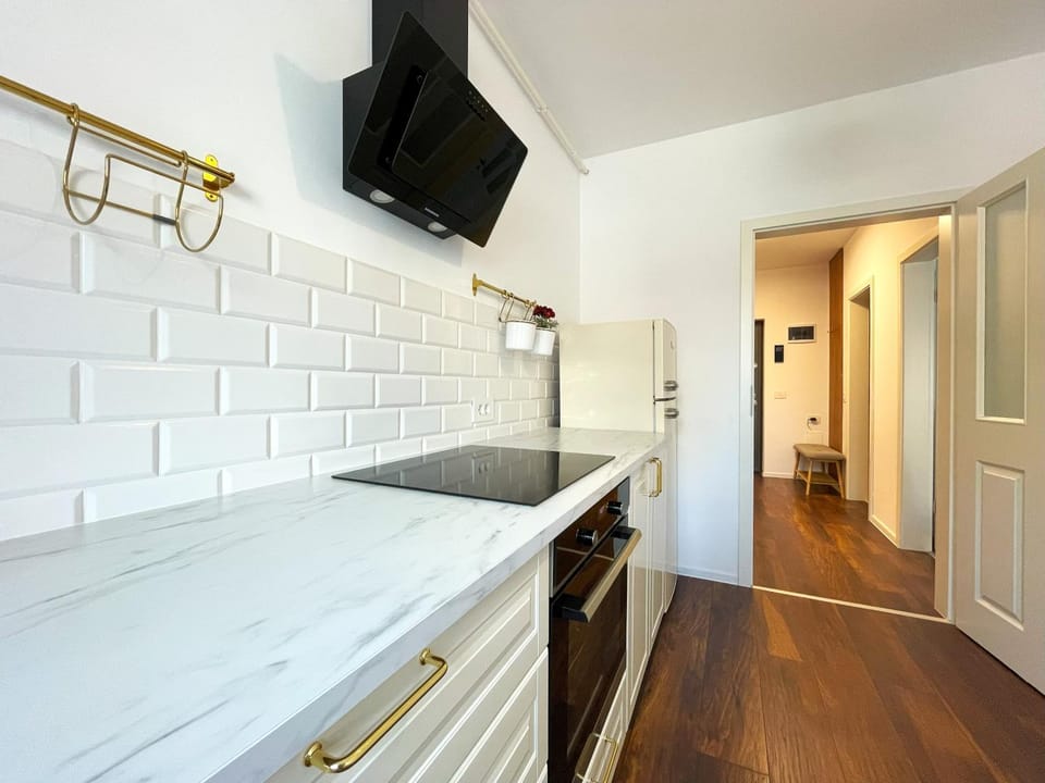 TV and multimedia, Coffee/tea facilities, Kitchen or kitchenette, stove