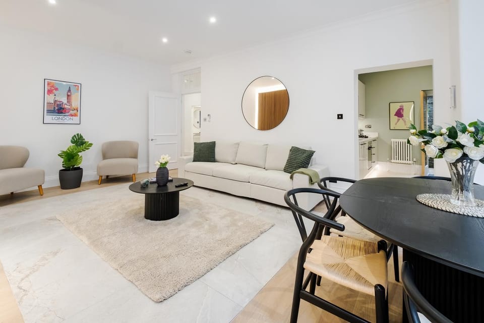 Living room, Seating area, Dining area