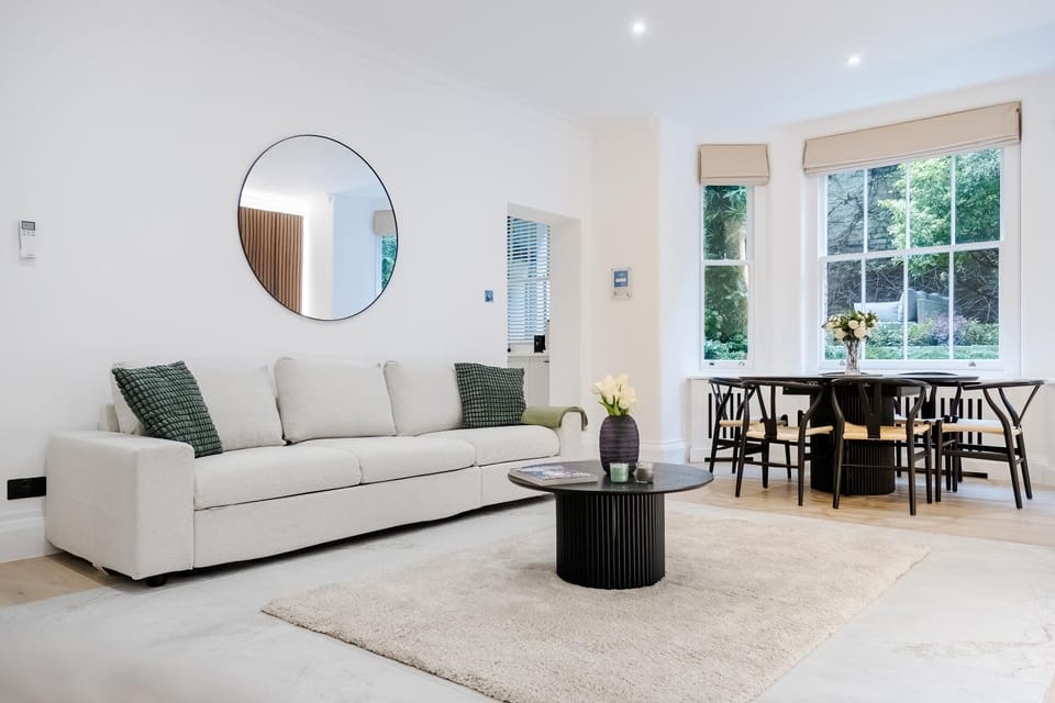 Living room, Seating area, Dining area