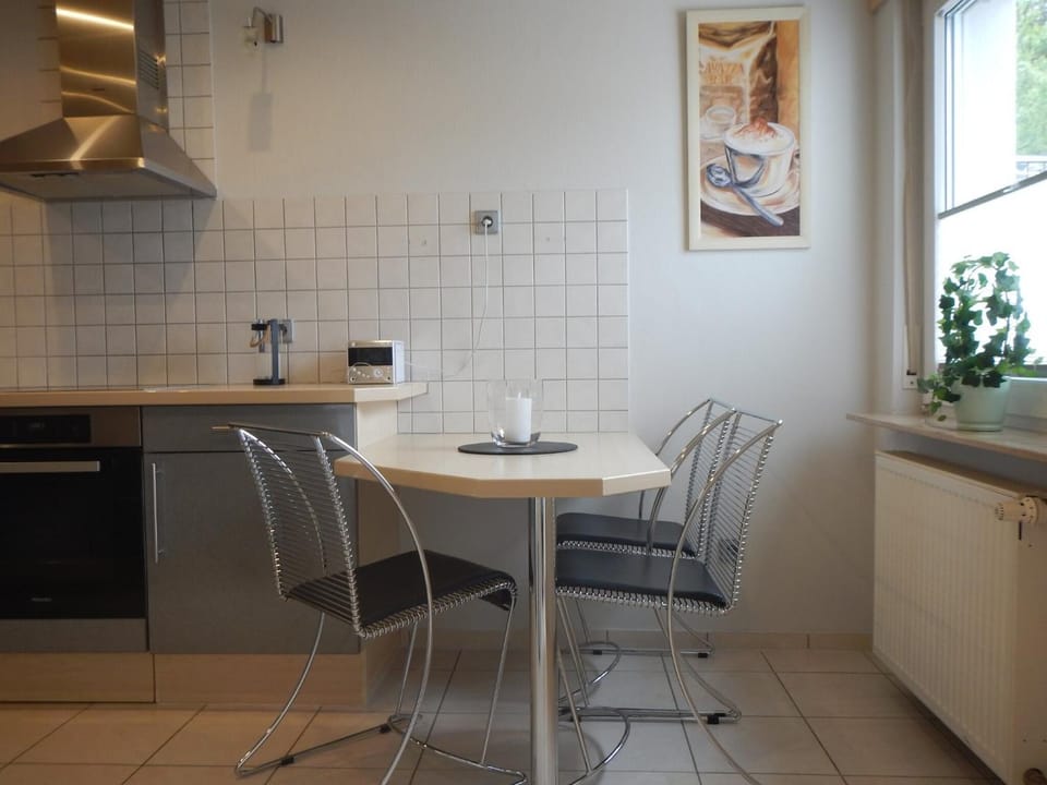 Property building, Kitchen or kitchenette, Living room