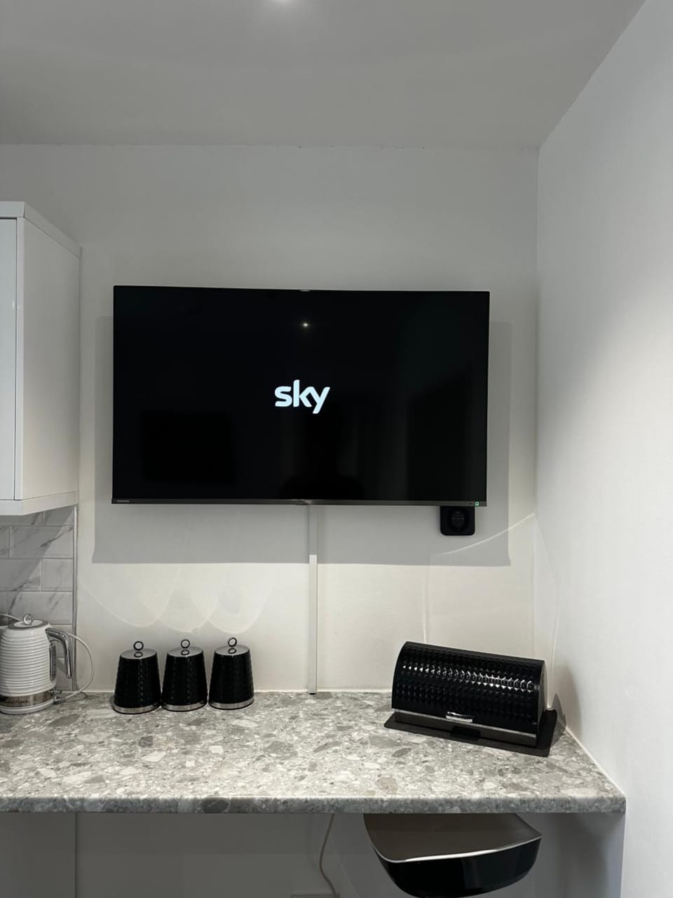 Town Centre Studio Flat Apartment in Merthyr Tydfil