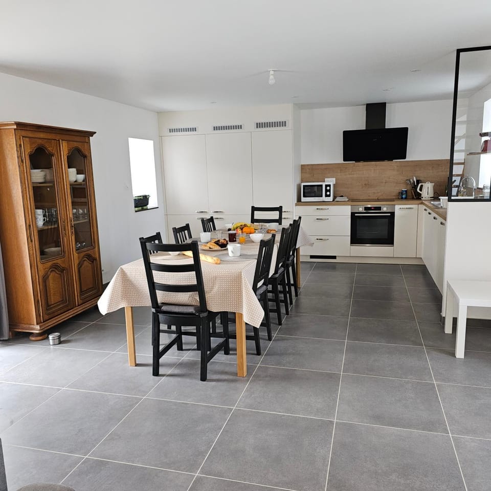 Maison néo bretonne rénovée à 2mn à pied d'une jolie plage House in Plouguerneau