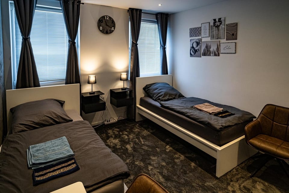 Bed, Living room, Photo of the whole room, Bedroom, towels