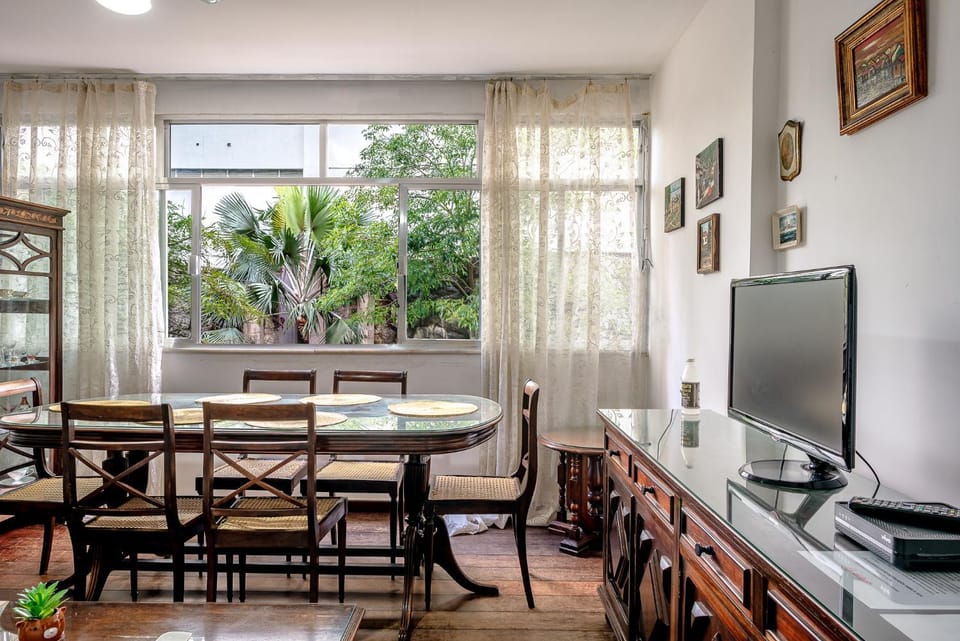 Communal lounge/ TV room, Dining area