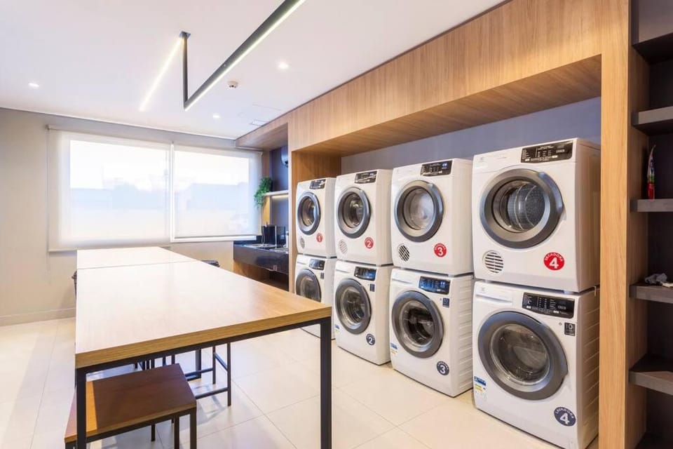 Studio Life Experience, Netflix, Pool, Rooftop Apartment in Porto Alegre