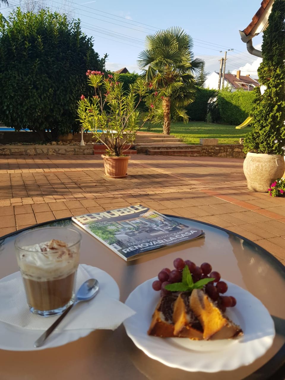Property building, Breakfast