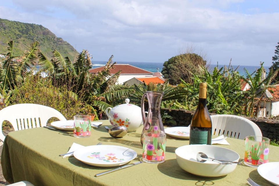 Spring, Natural landscape, Food and drinks, Dining area, Mountain view, Sea view