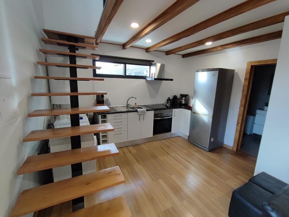 Coffee/tea facilities, Kitchen or kitchenette, pet friendly, stove
