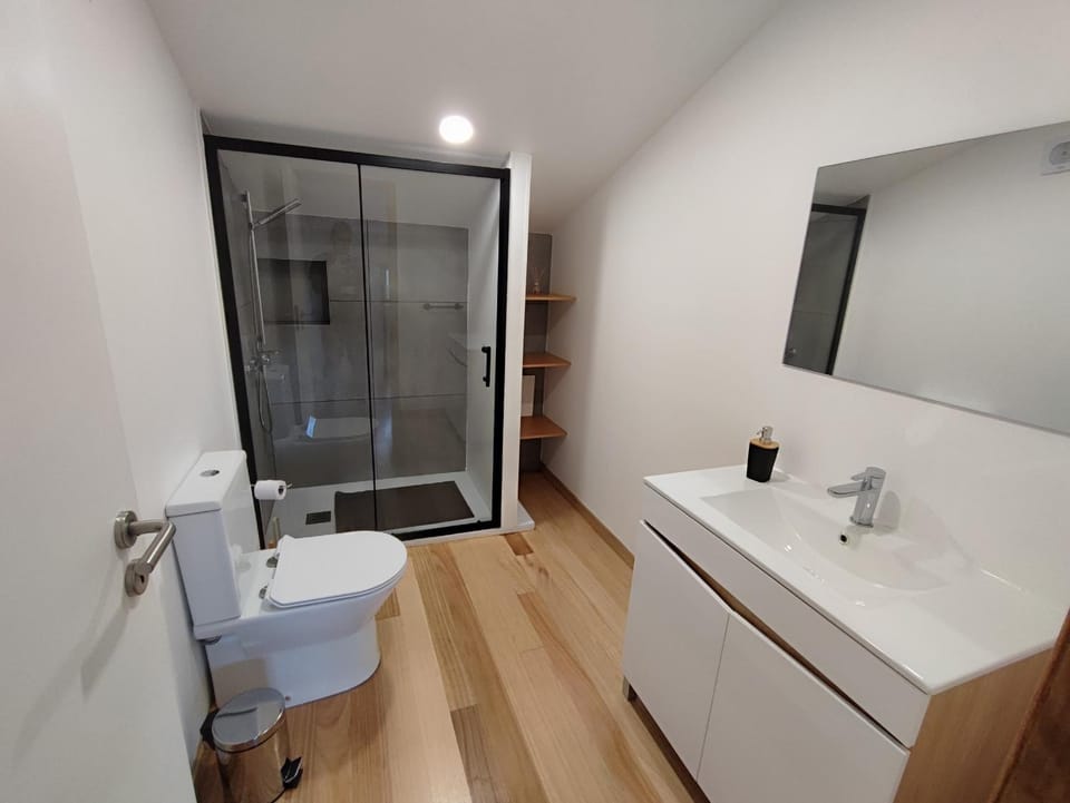 Shower, Toilet, Bathroom