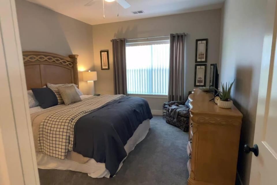 Main Floor New Charming 2 Bedroom Condo Apartment in Bettendorf