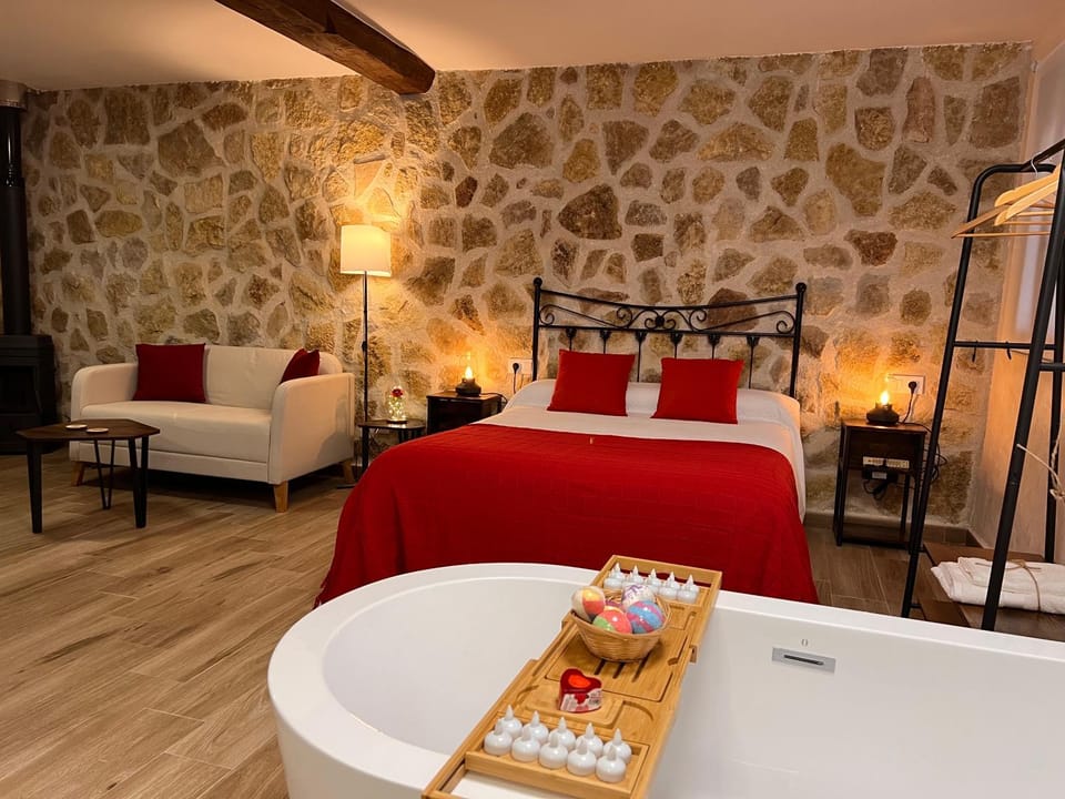 Bed, Photo of the whole room, Bedroom