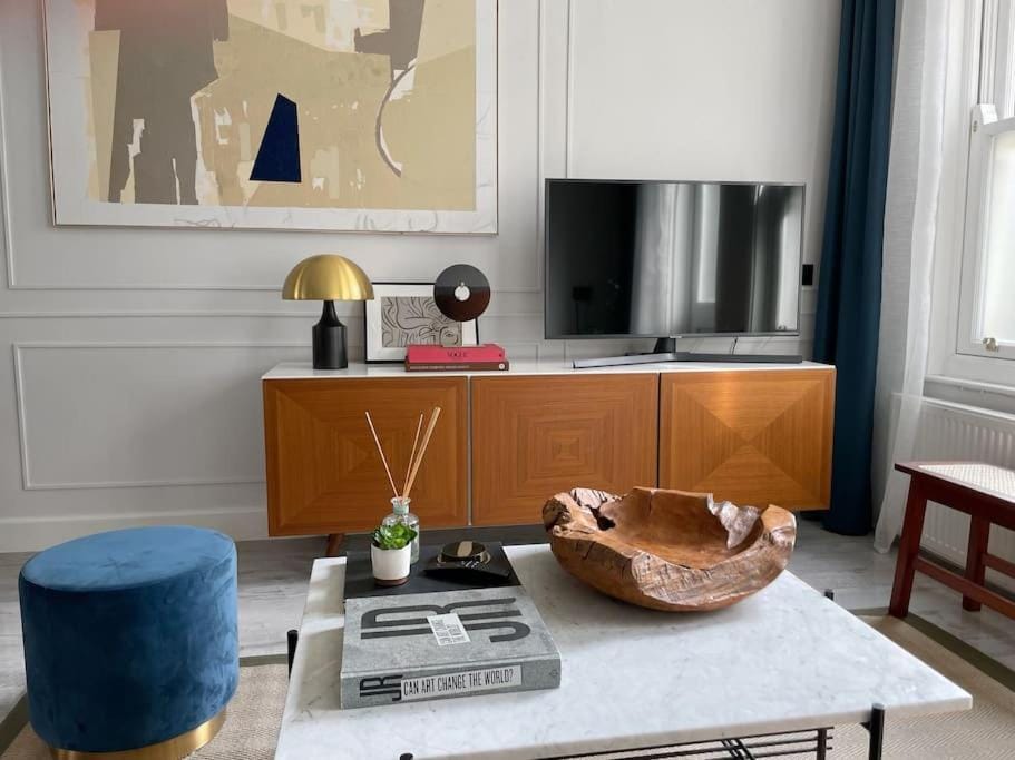 Contemporary central flat in Clerkenwell Green Apartment in London Borough of Islington