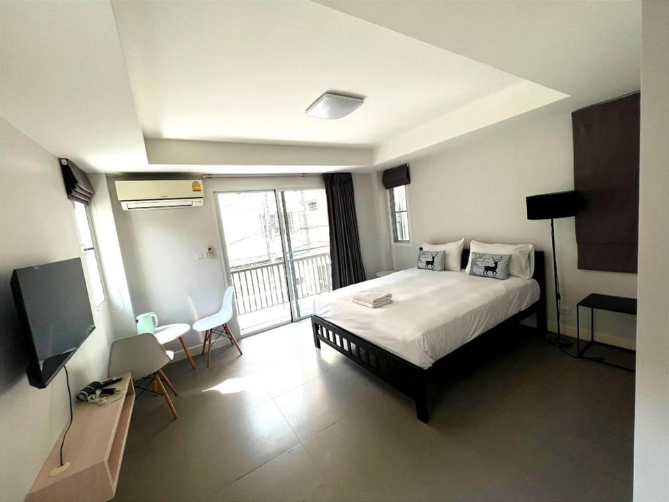 Communal lounge/ TV room, Bed, TV and multimedia, Photo of the whole room, Evening entertainment, Bedroom