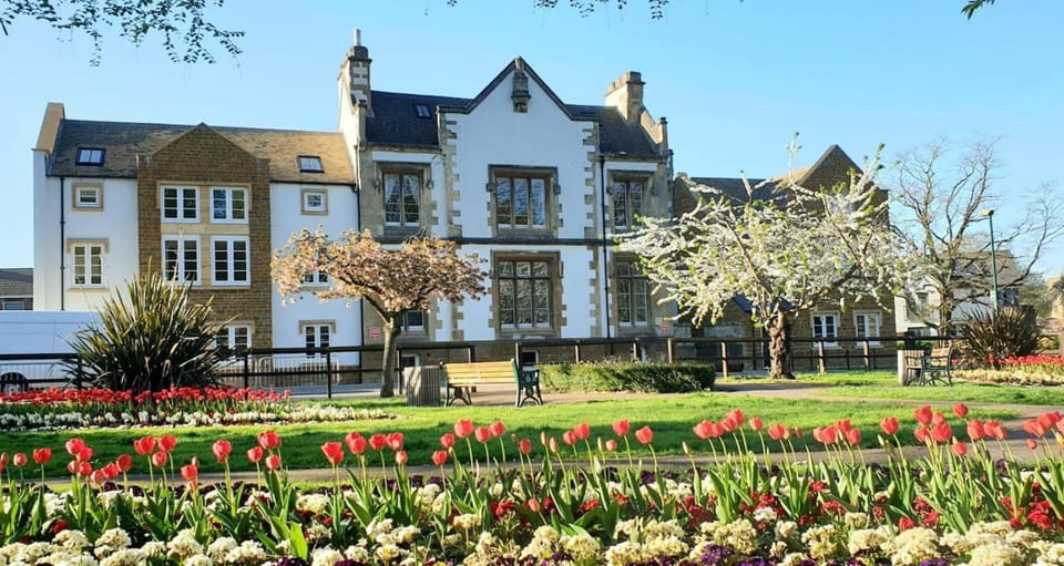 No11 The Orchid - Luxury Flat Town Centre Apartment in Banbury