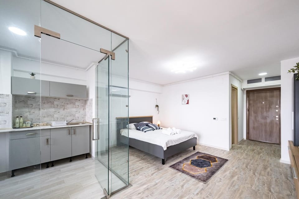 Bed, Kitchen or kitchenette, Photo of the whole room, Bedroom, towels, wardrobe