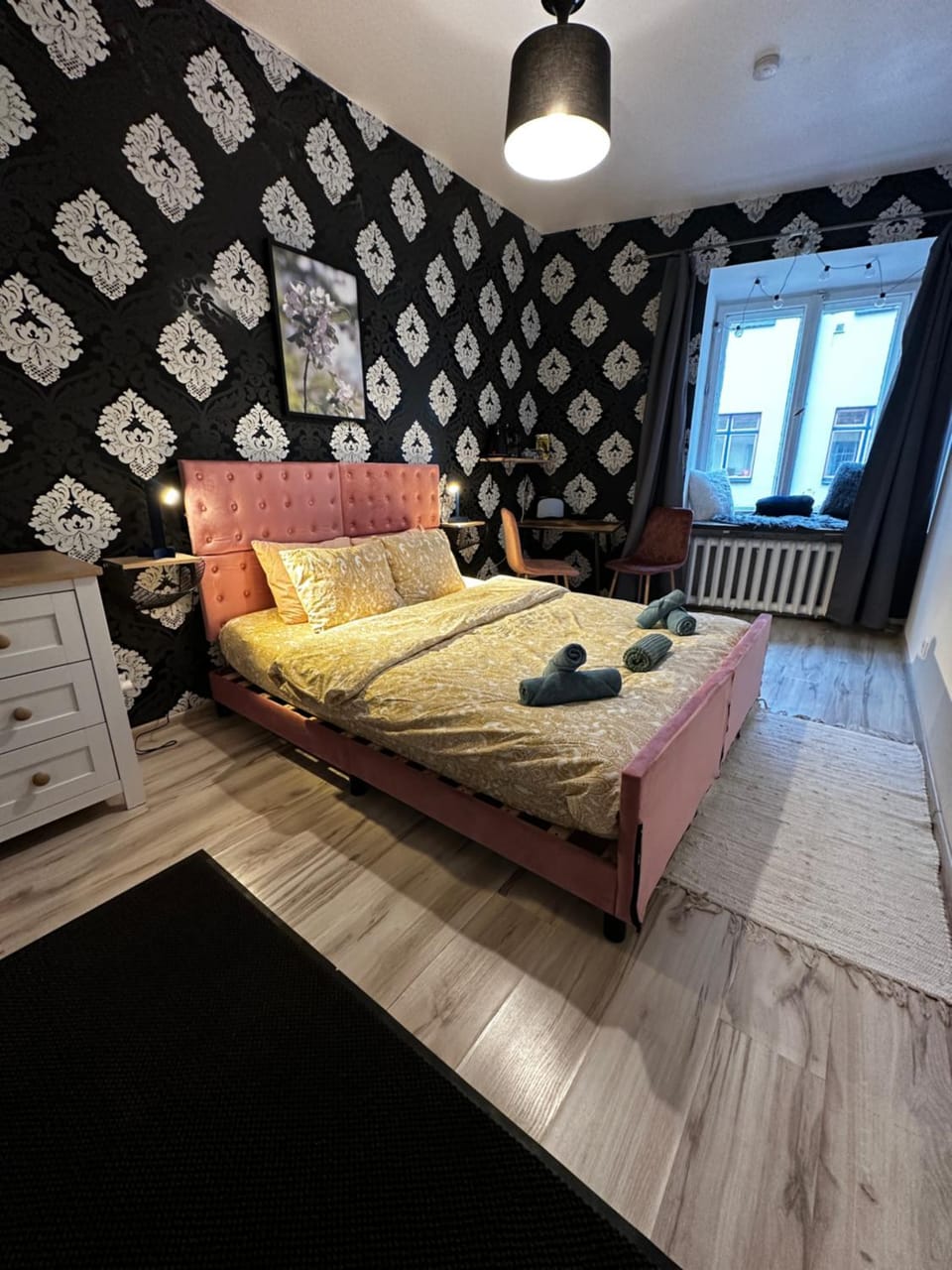 For Big Group - 6 bedrooms & 2 Apartments Same House Apartment in Tallinn