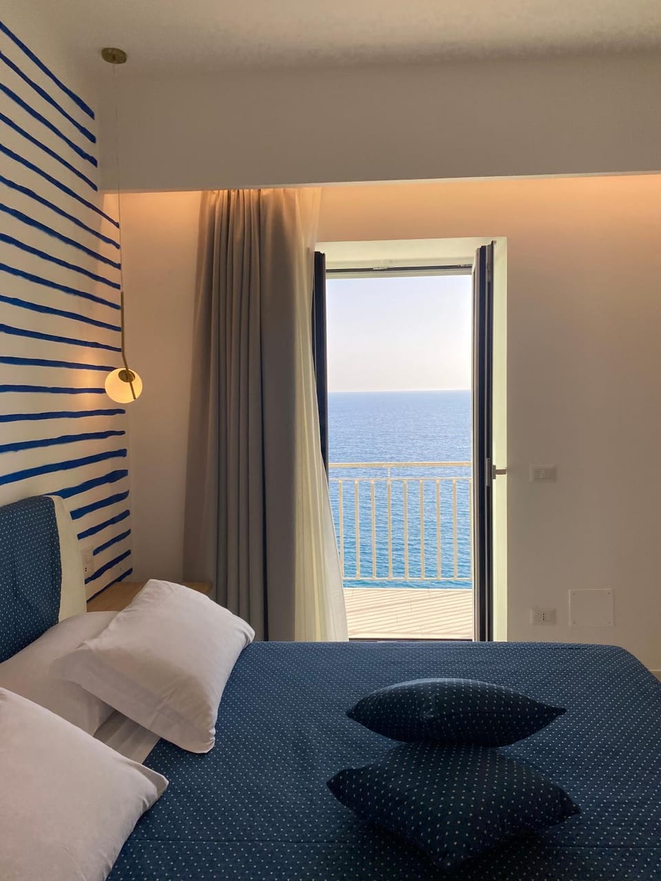 Bed, Natural landscape, Balcony/Terrace, Photo of the whole room, Bedroom, Sea view, Sea view