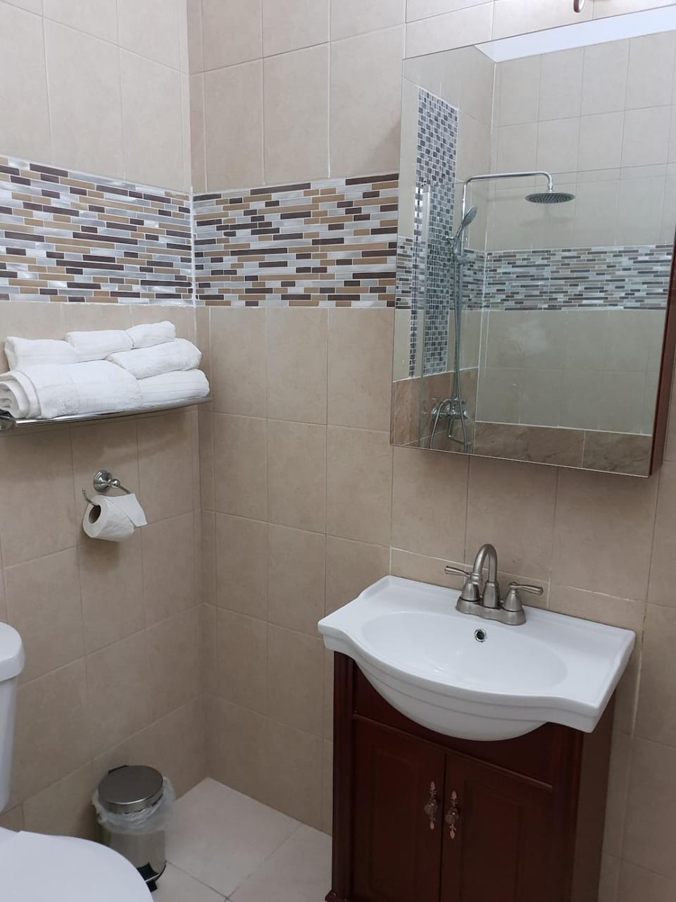 Escape@ Kensington-Kingston 5 (24hrs Security) Apartment in Kingston