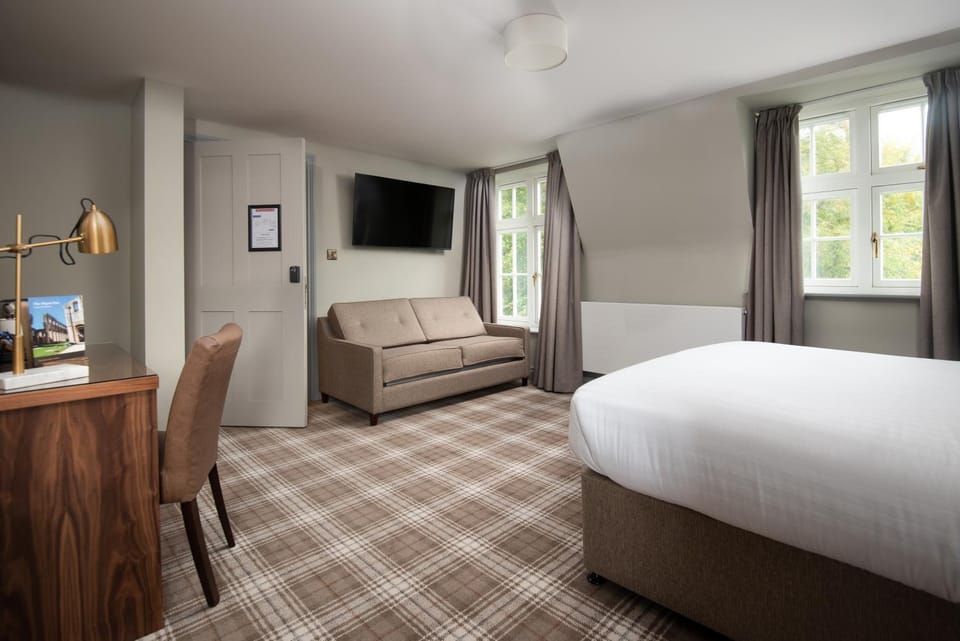 Bed, TV and multimedia, Photo of the whole room, Seating area