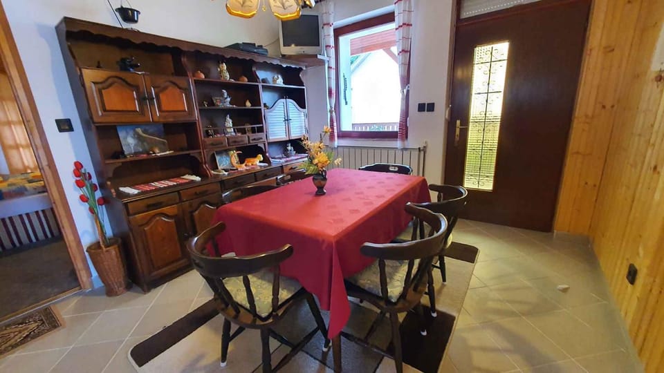 Lounge or bar, Dining area