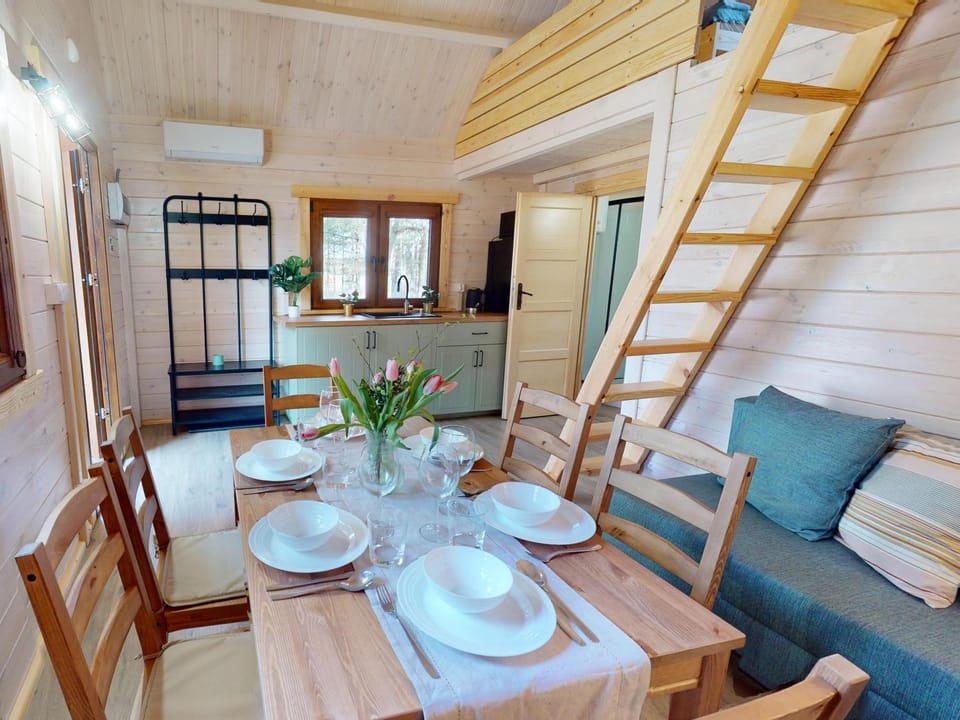 Kitchen or kitchenette, Living room, Seating area, Dining area, air conditioner