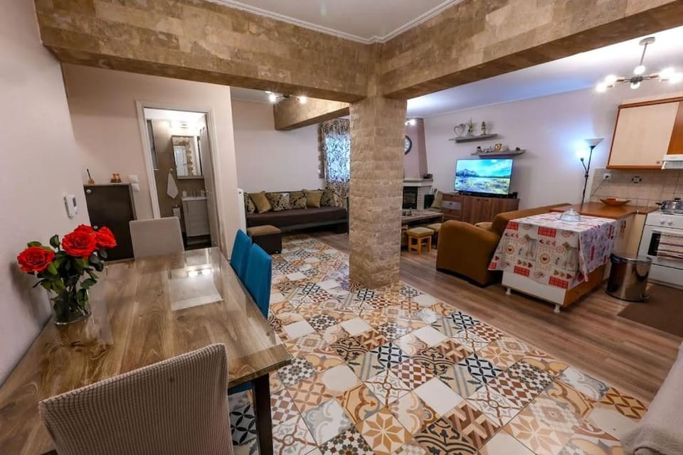 TV and multimedia, Living room, Dining area, kitchen