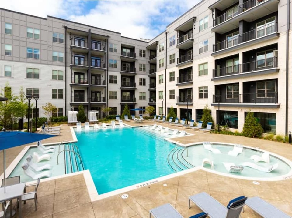 Buckhead Quarters - Spacious with Private Balcony Apartment in Buckhead