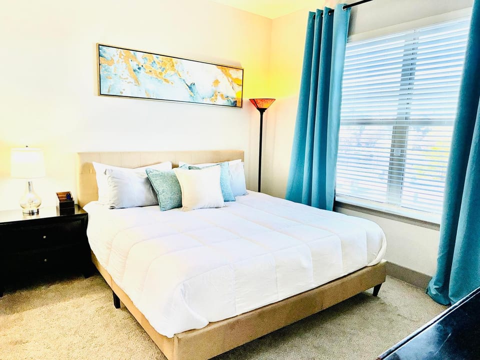 Buckhead Quarters- Spacious with Private Balcony Apartment in Buckhead