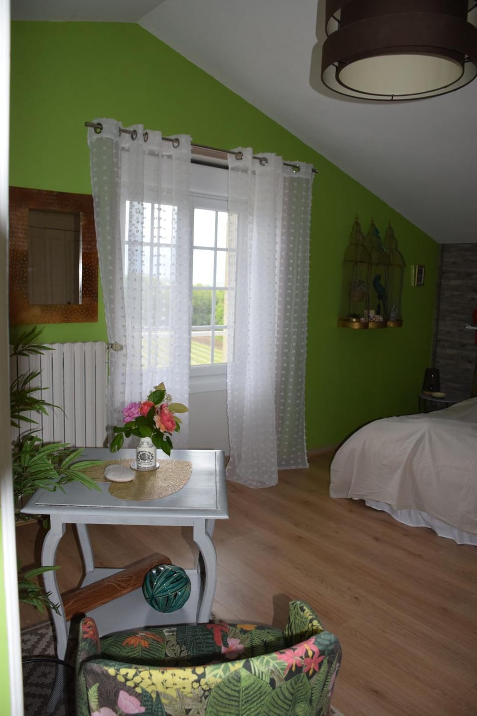 Photo of the whole room