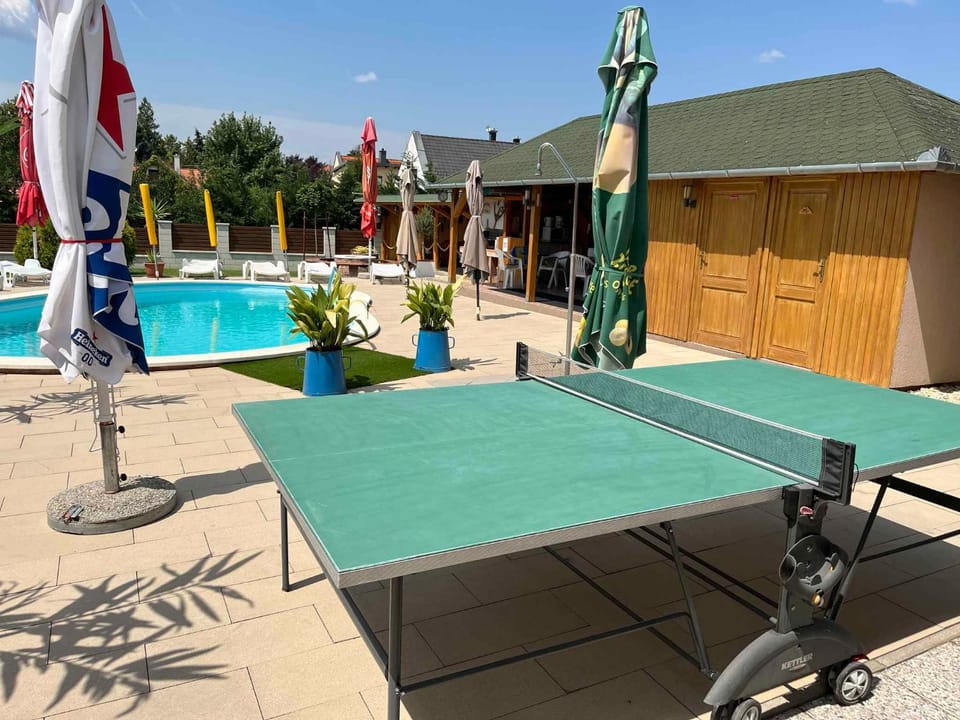 Summer, Table tennis