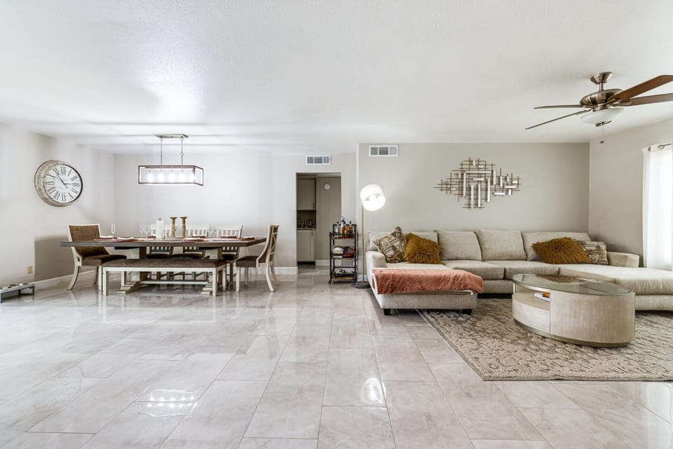 Backyard Oasis! Family-Friendly Tempe Retreat House in Tempe