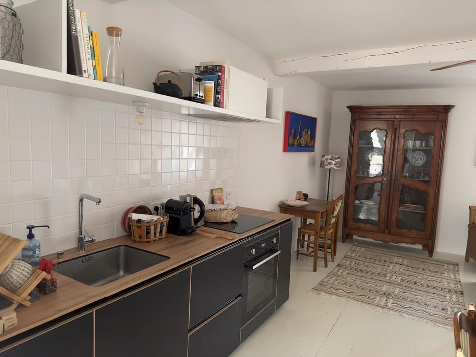 Coffee/tea facilities, Kitchen or kitchenette, pet friendly, stove, toaster