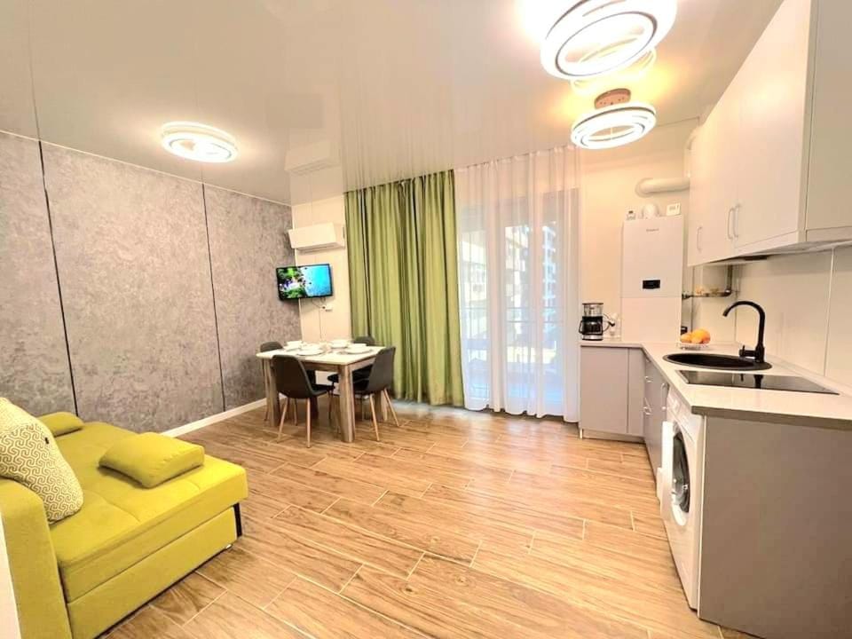 Andrew-Endless Summer Mamaia Nord Apartaments Apartment in Constanța County