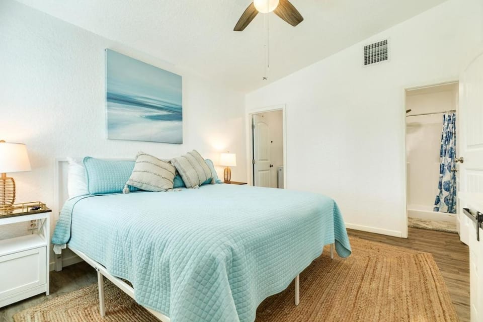 Easy Beach Access Steps to Sand House in Surfside Beach
