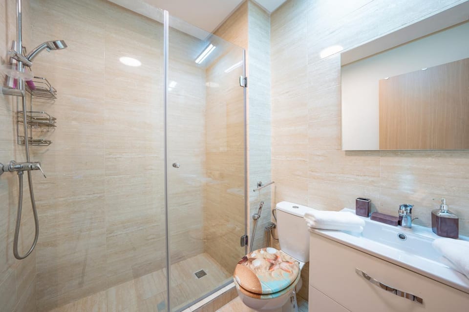 Shower, Bathroom, towels