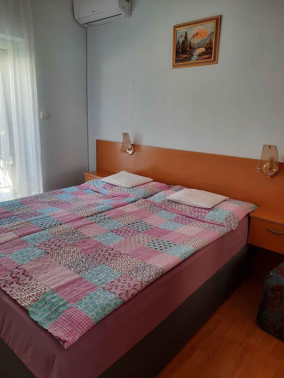 Bedroom, air conditioner
