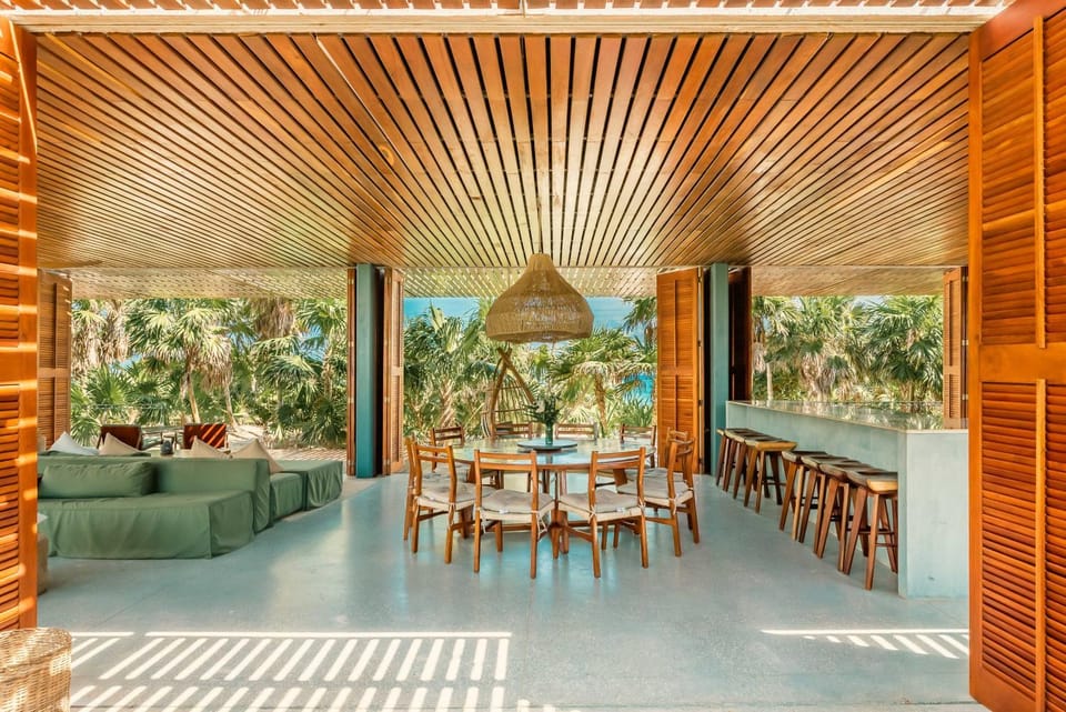 Kitchen or kitchenette, Living room, Seating area