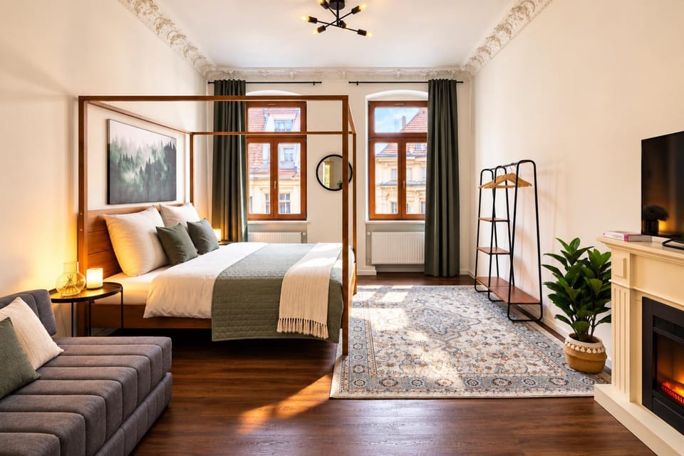Photo of the whole room, Bedroom, fireplace