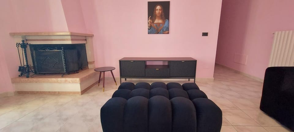 Living room, Internal: Not applicable to any particular room